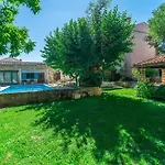 Casa Apricot By Kompas Bokordići